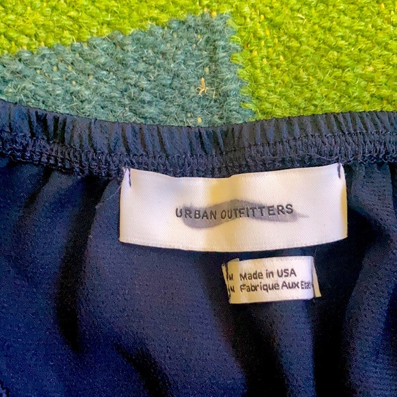 Urban Outfitters sleeveless navy romper. Size M - Picture 3 of 3